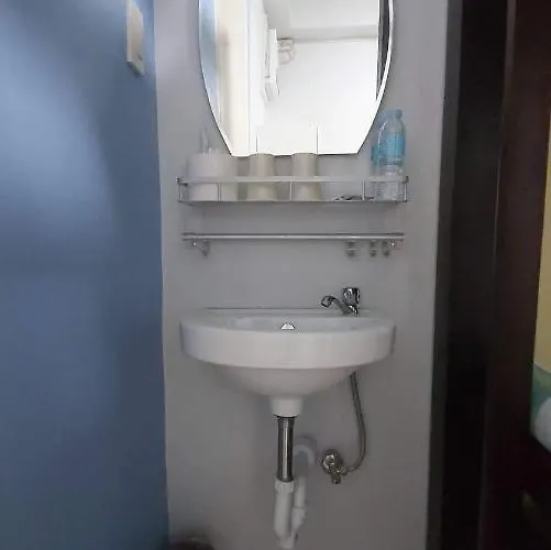 B&e Apartelle *